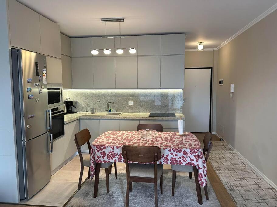 Family Friendly 2 Bedroom Apartment Eden Gardens Tirana City Center Eksteriør billede